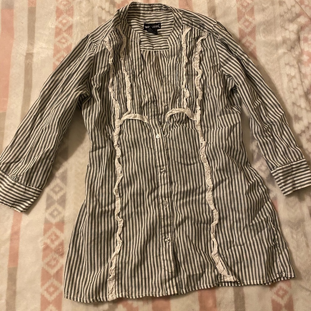 Wet Seal button down top